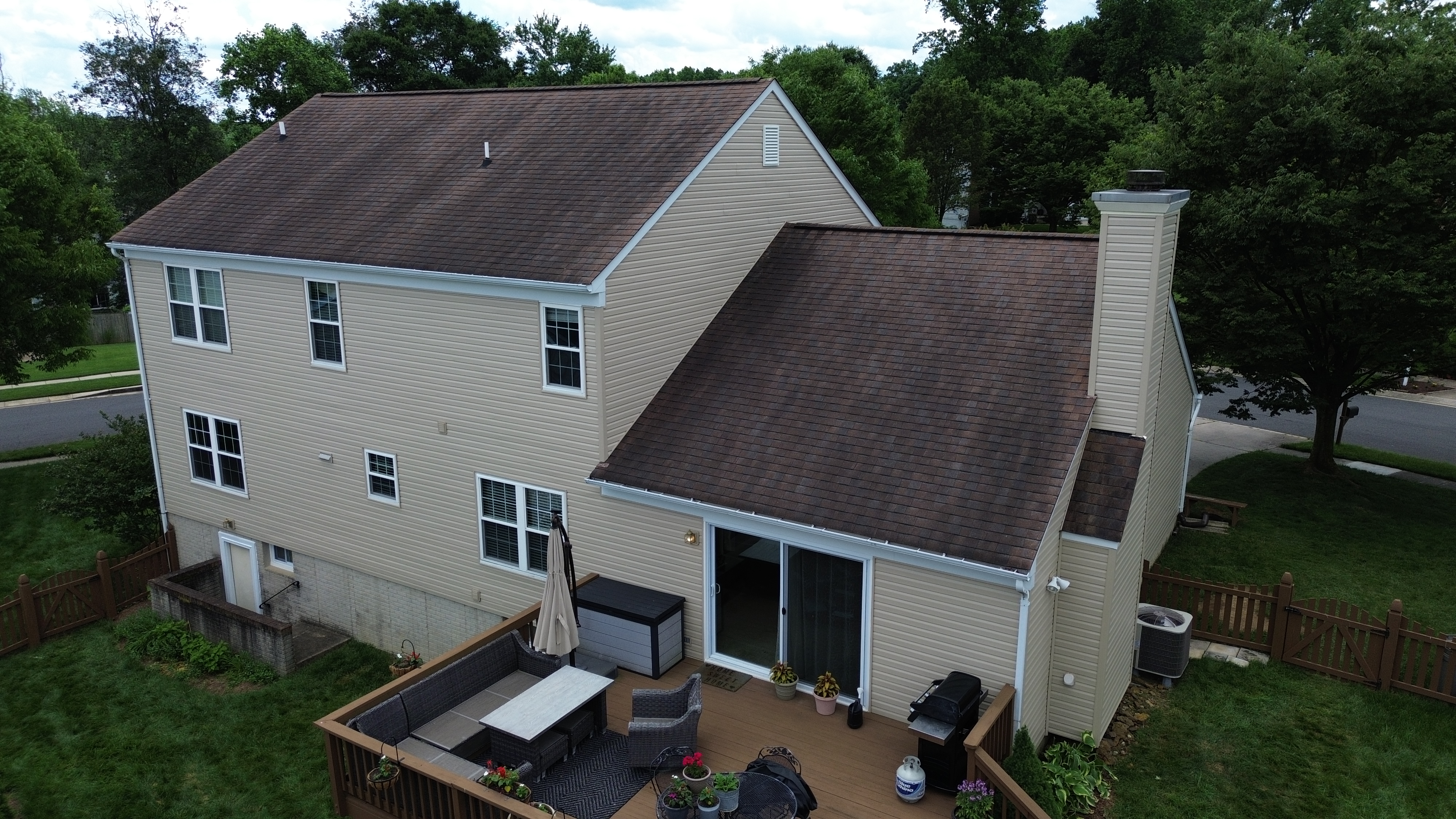 New vinyl siding with matching trim on a Gambrills Maryland home by Prime Roofing & Siding